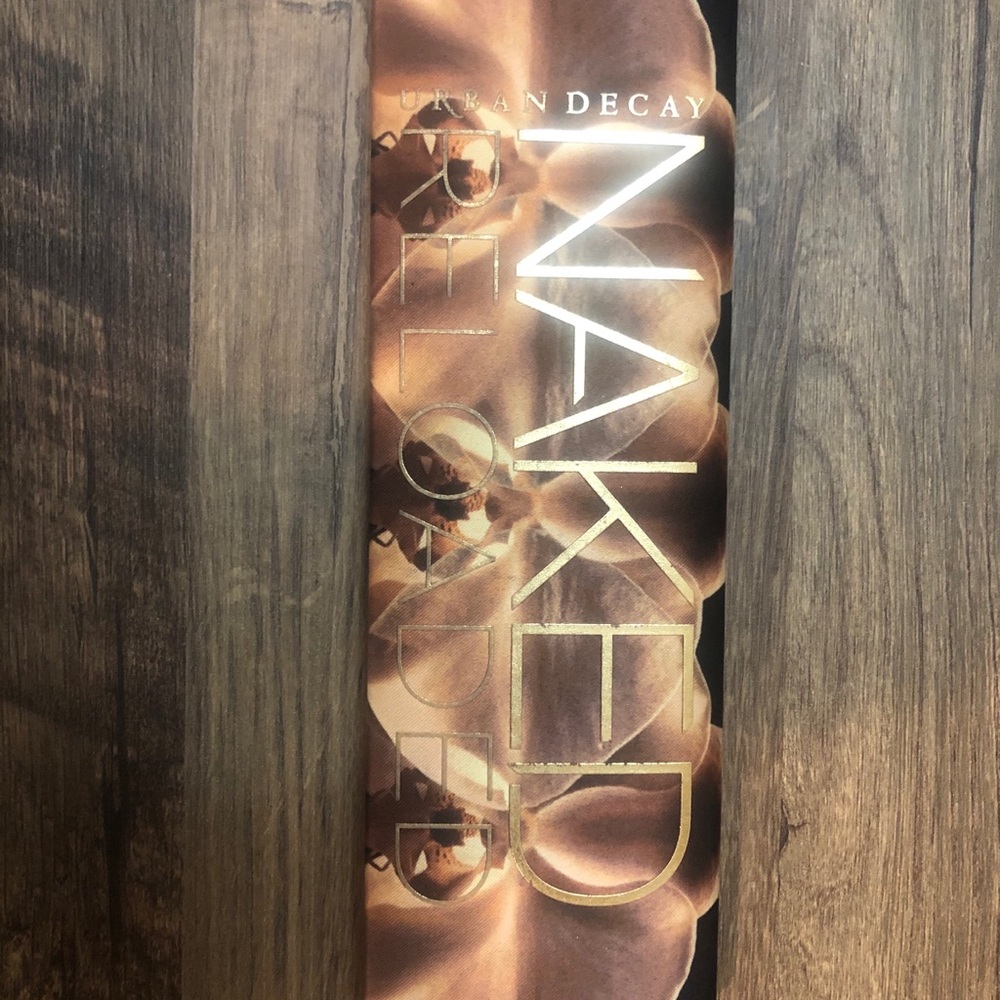 Naked Reloaded eyeshadow palette